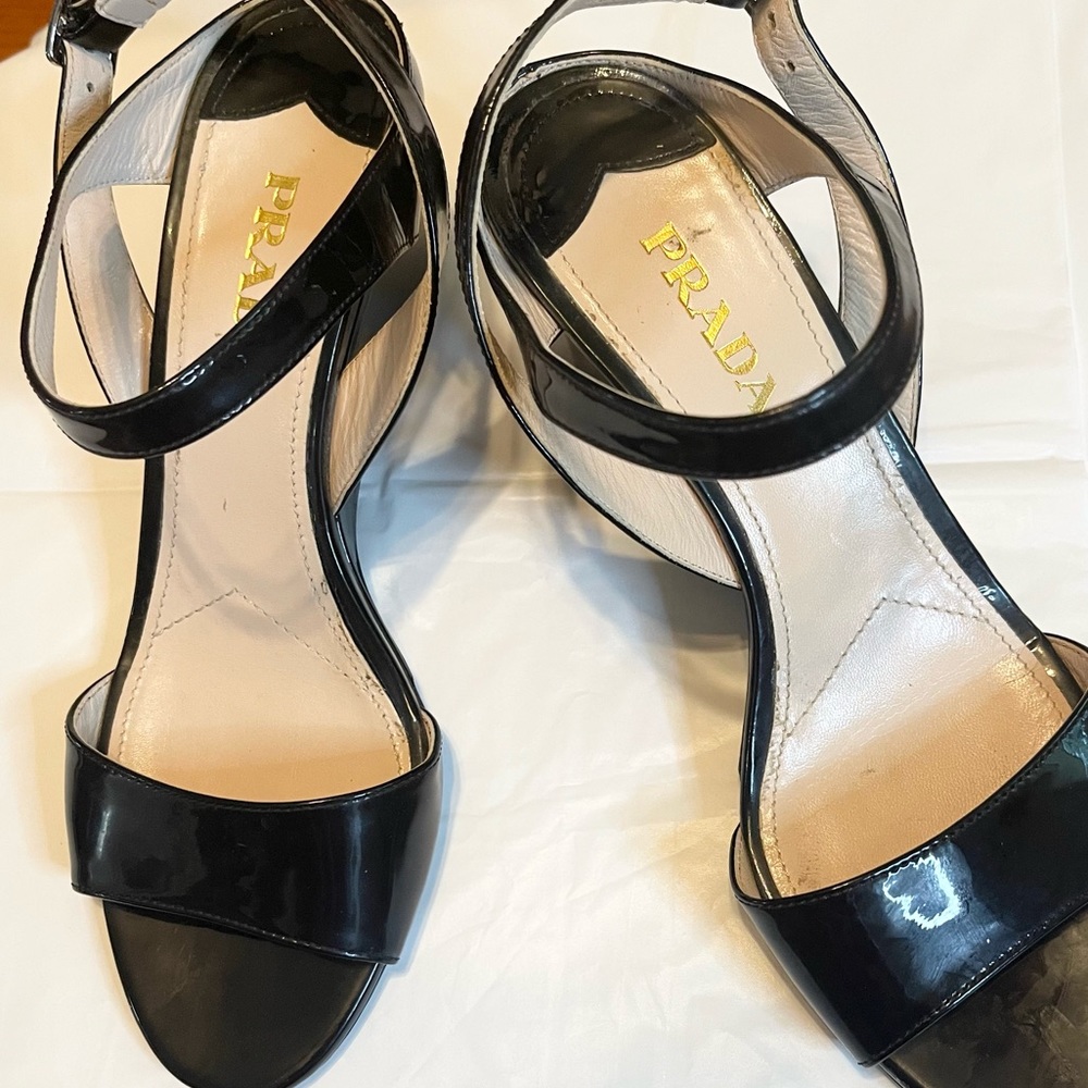 authentic PRADA - Picture 2 of 11